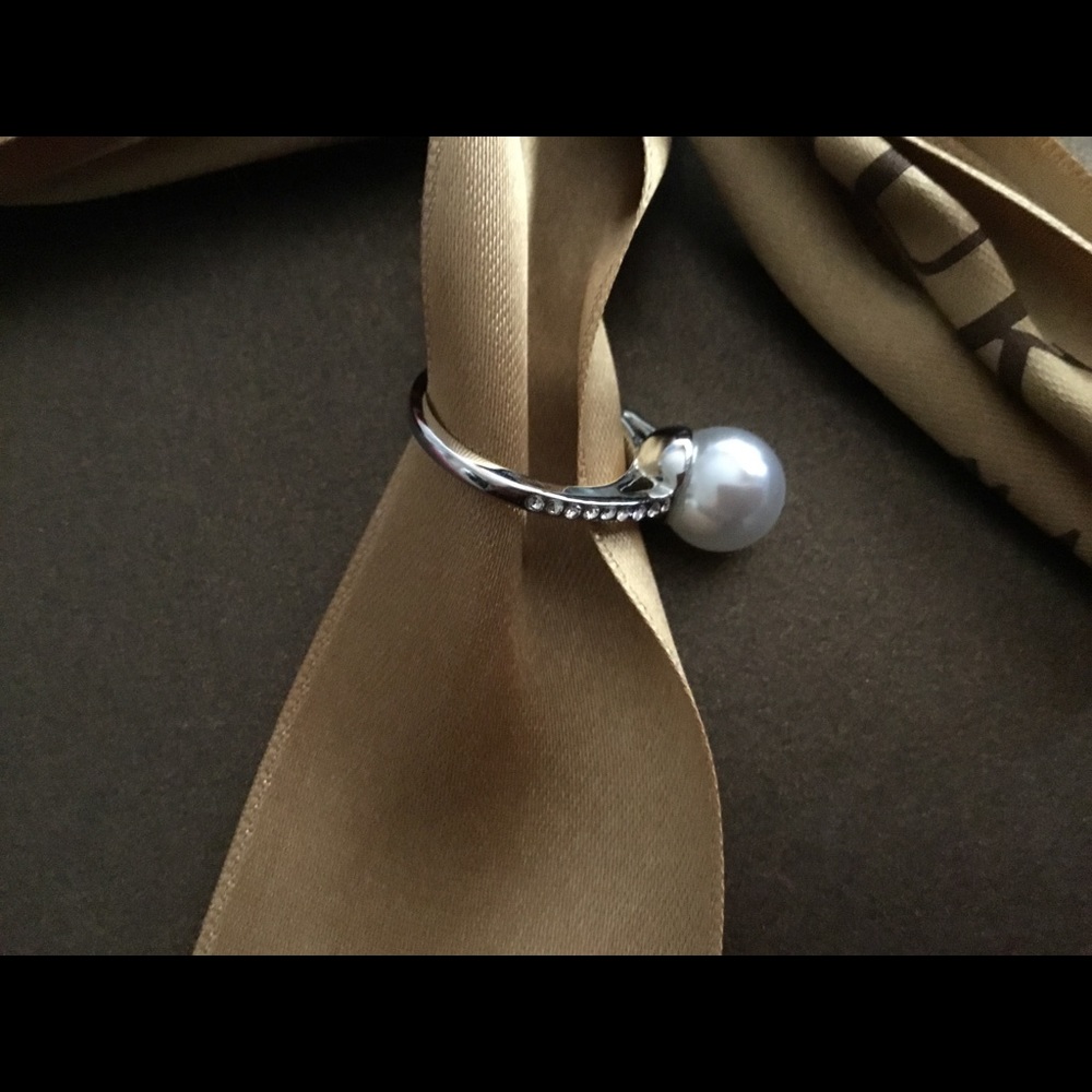 Ring - Picture 2 of 3